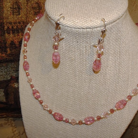 Hand-crafted necklace & earring set with rose pink Czech beads & silver findings - Picture 7 of 7